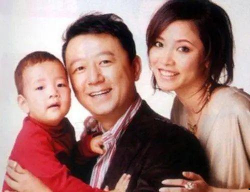 娱乐圈的瓜越吃越有味,瓜越吃越有味，揭秘明星幕后故事